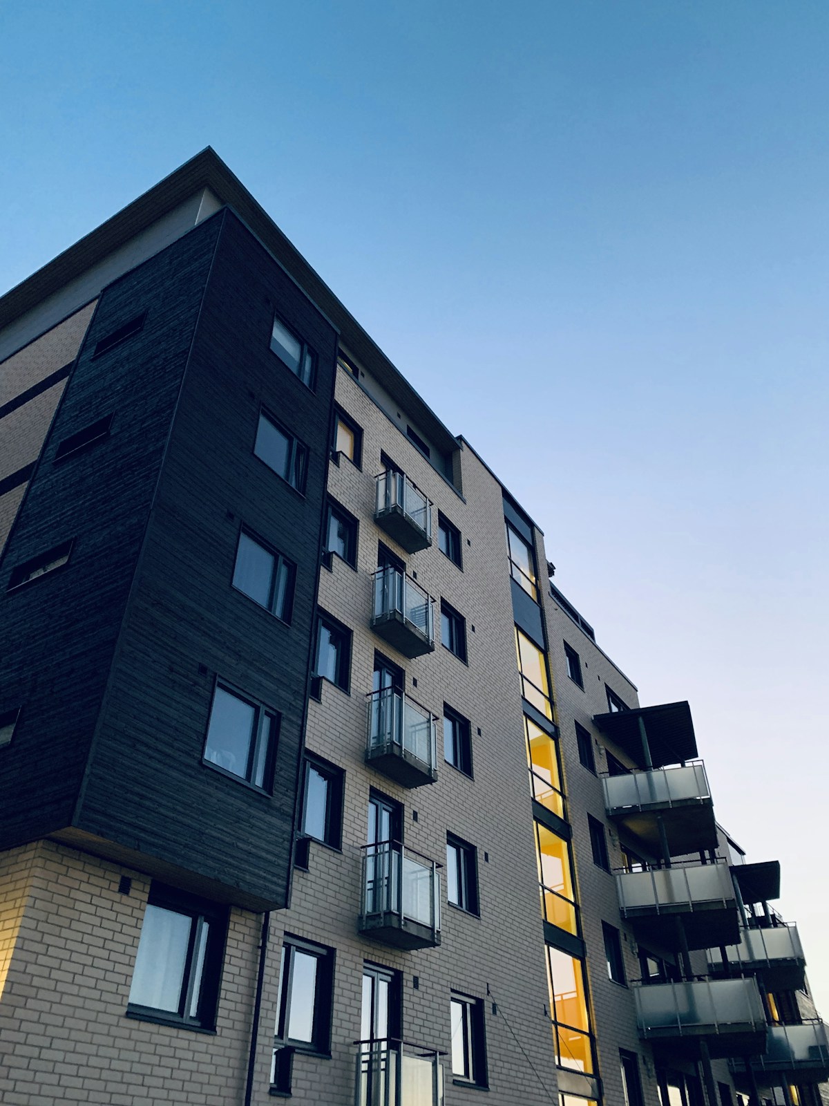 Multi-family apartment complex exterior repaint